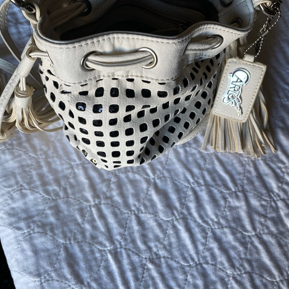 🎀🎀Boho handbag by Carlos Santana. Off white/brownish gold. Great condition - Picture 11 of 11